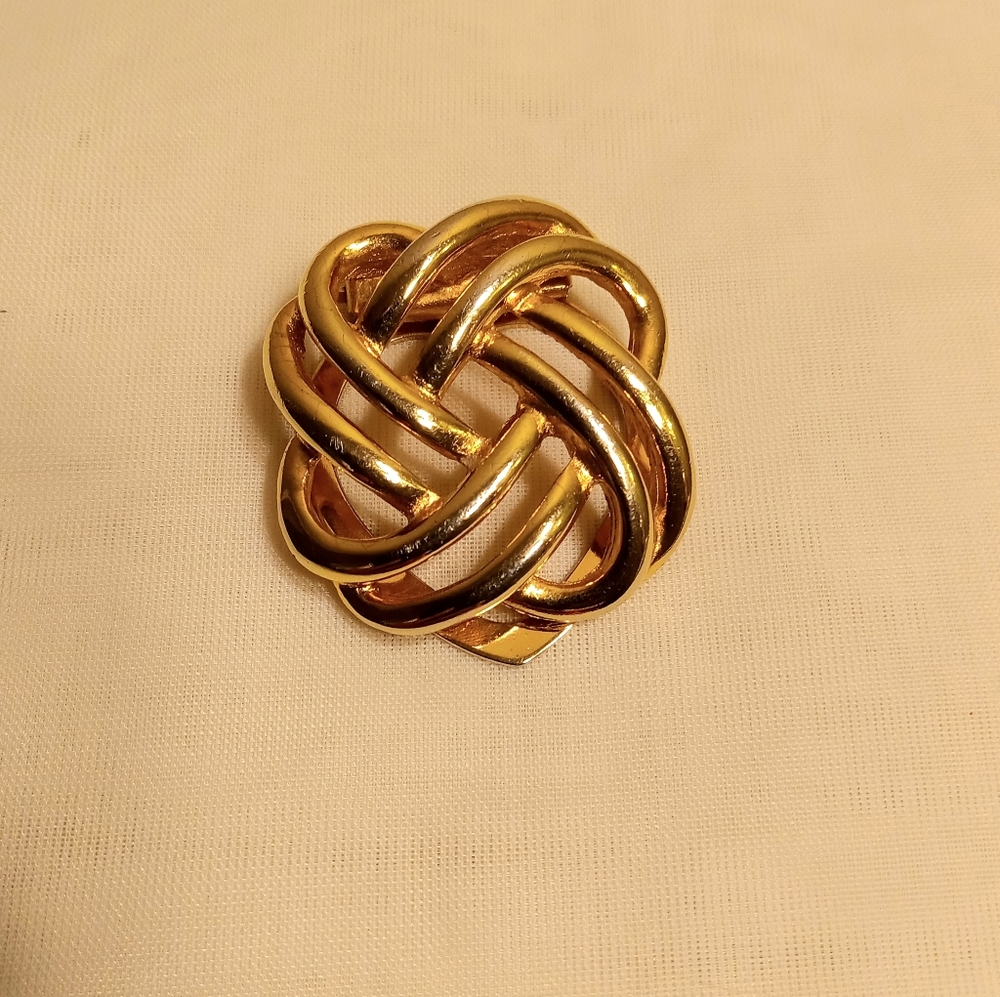 Lieba USA Vintage Gold Tone Fur Clip LAST DAY